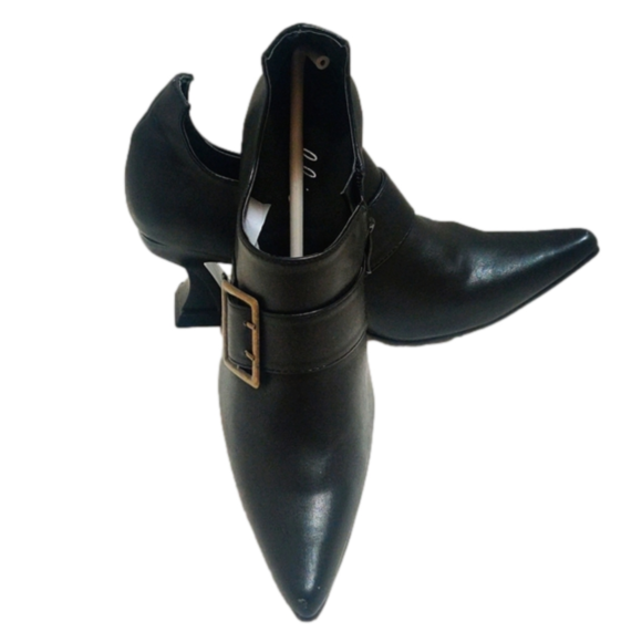 Ellie Shoes - WITCH Shoes Black Buckle Pointed Toe Trad Goth Bat Heel Cosplay Costume Mall
